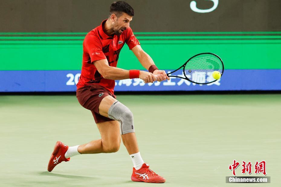 有助于她更 有助于她更