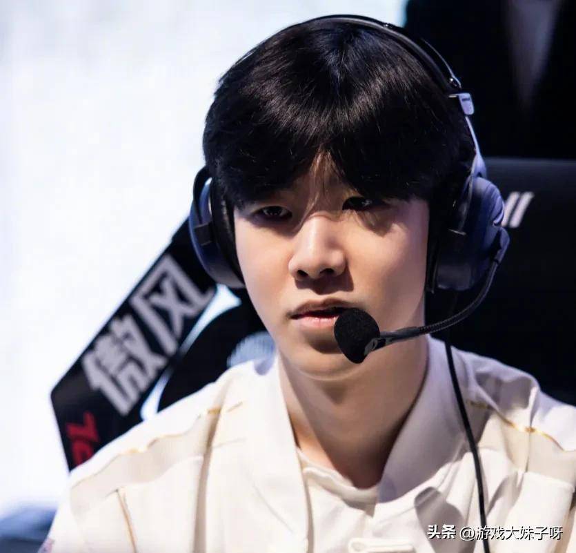 门将前移站 门将前移站